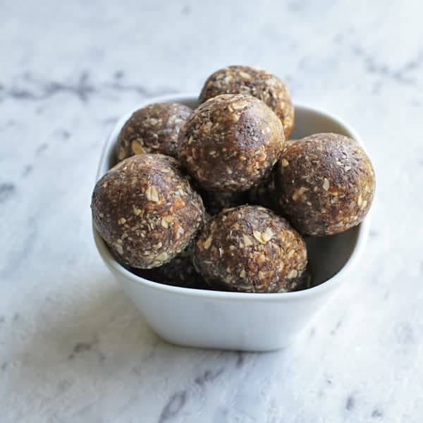 No Bake Oatmeal Raisin Energy Bites