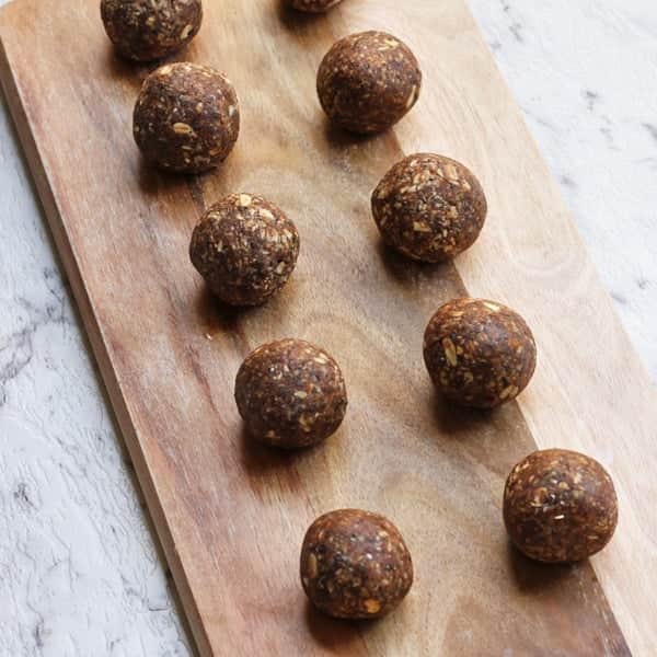 No Bake Oatmeal Raisin Energy Bites