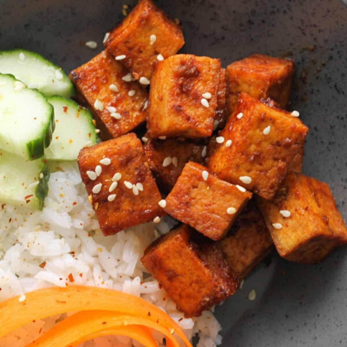 Pan-Fried Sriracha Tofu {Spicy Tofu}