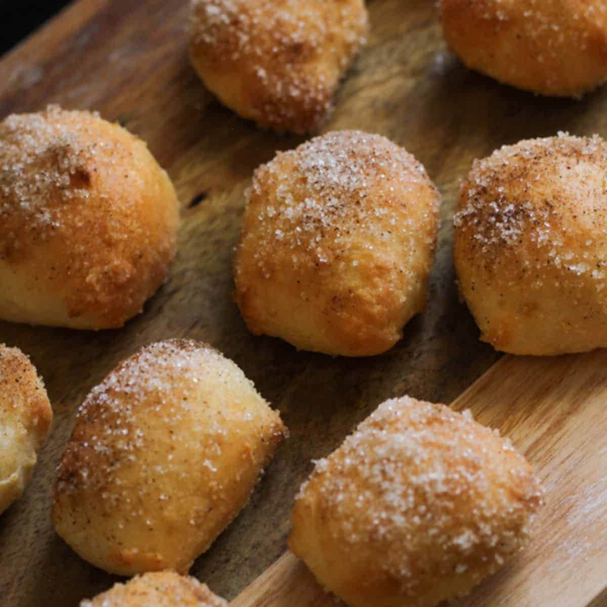 Cinnamon Sugar Pretzel Bites {No Yeast}