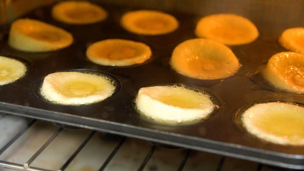 bake the yorkshire pudding