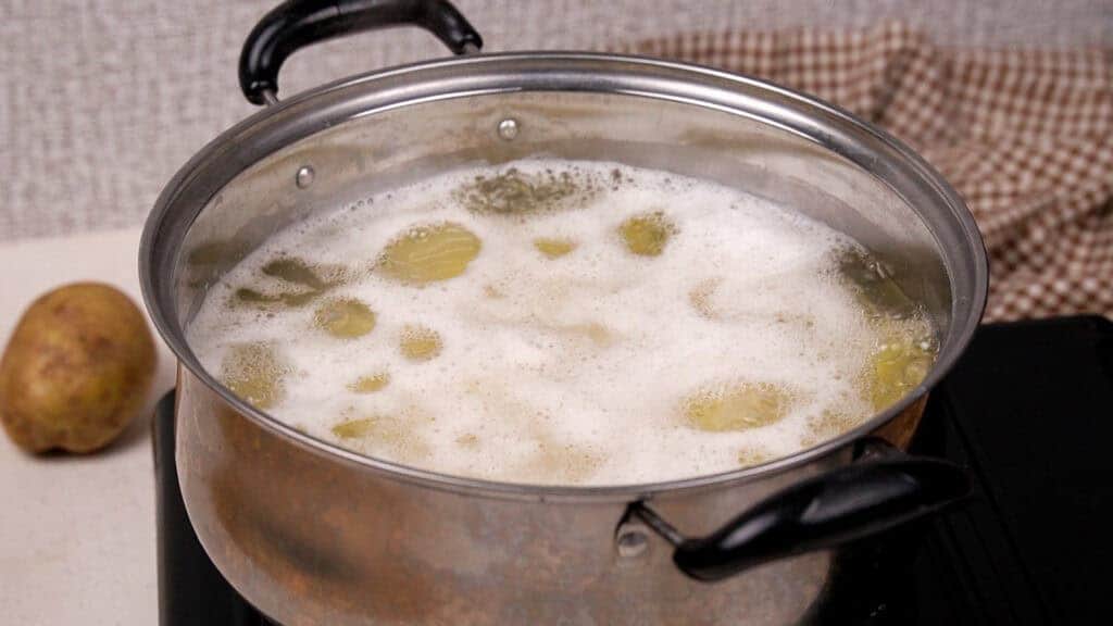 Boiled potatoes in the pot