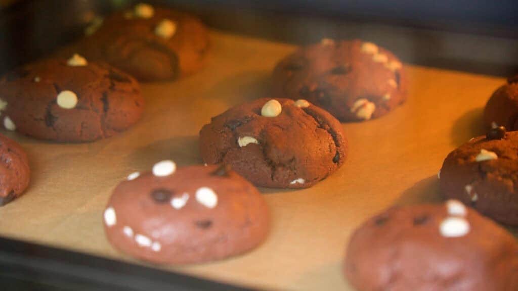 Cake cookies in the oven
