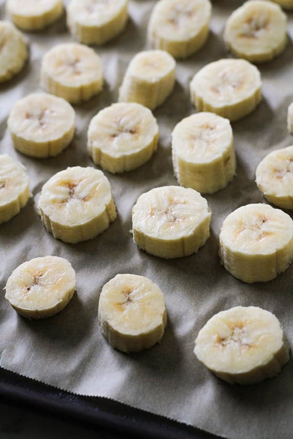 banana slices on a baking tray.