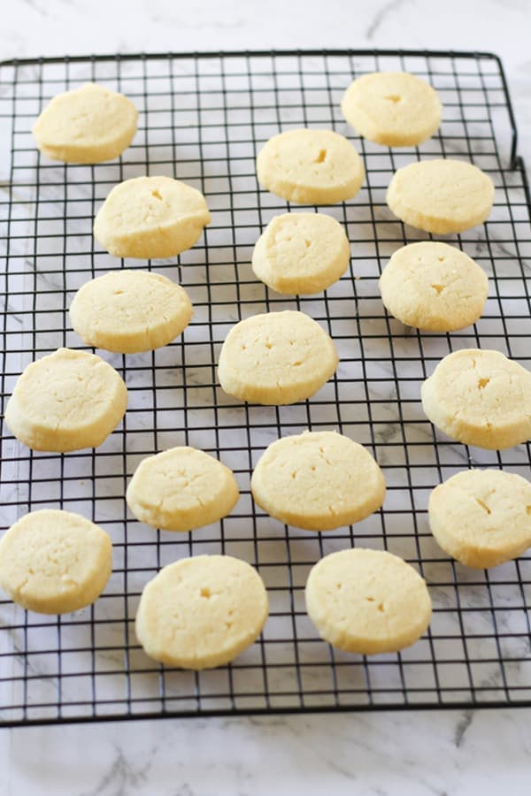 shortbread cookies on a wire rack.